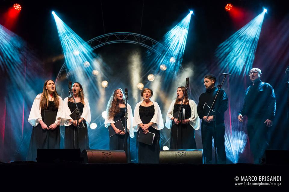 Concerto di Natale con coro di canti popolari Sala Singer