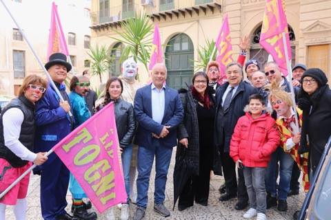 Il Circo Lidia Togni con la sua allegria conquista i palermitani  parata per le vie del centro