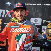 PARTY A MILANO PER IL NONO TITOLO MONDIALE DI TONY CAIROLI, L’AZIENDA TREVIGIANA VELVET E’ MEDIA PARTNER