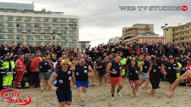 RICCIONE (RIMINI), 1 Gennaio 2018 – Tradizionale ‘Bagno di Capodanno’ a Riccione