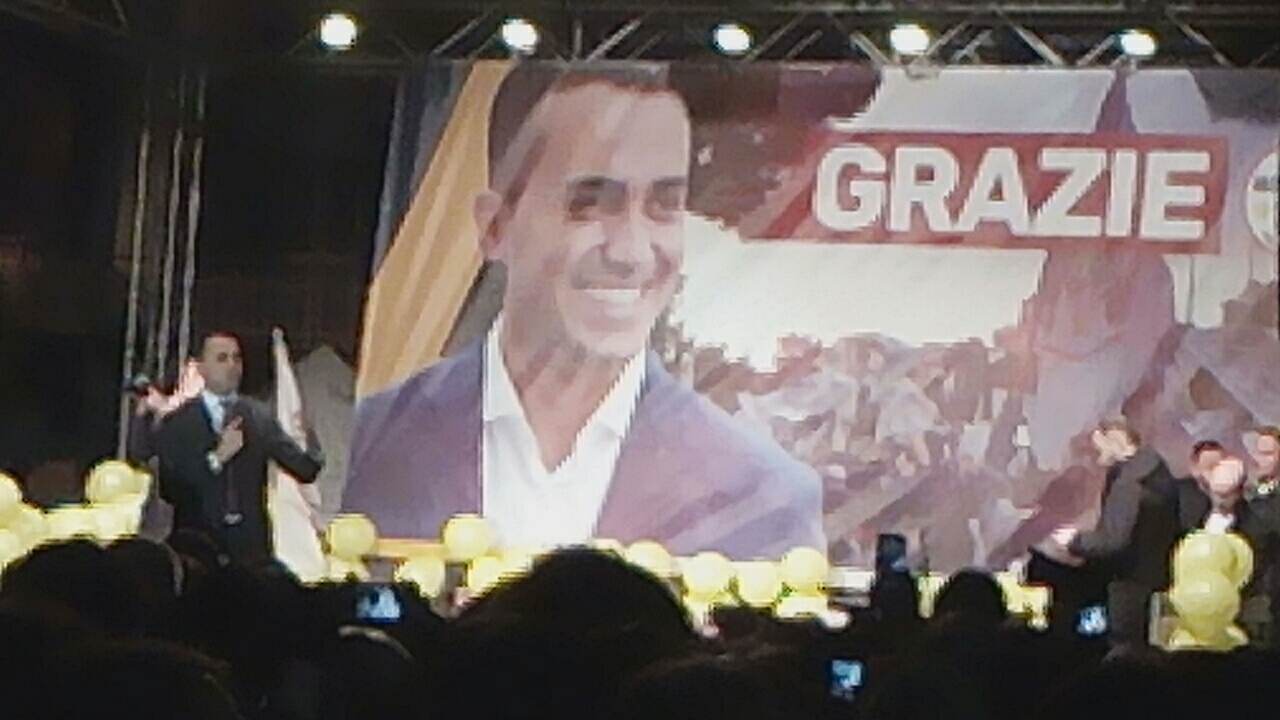 Pomigliano D’Arco Luigi Di Maio ringrazia gli italiani che hanno votato M5S. Il Movimento a Brusciano ringrazia gli elettori locali.  (Scritto da Antonio Castaldo)