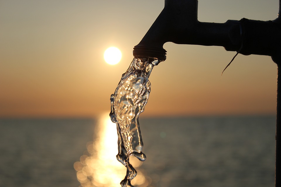 30,5 milioni di italiani hanno imparato a chiudere l’acqua quando si lavano i denti