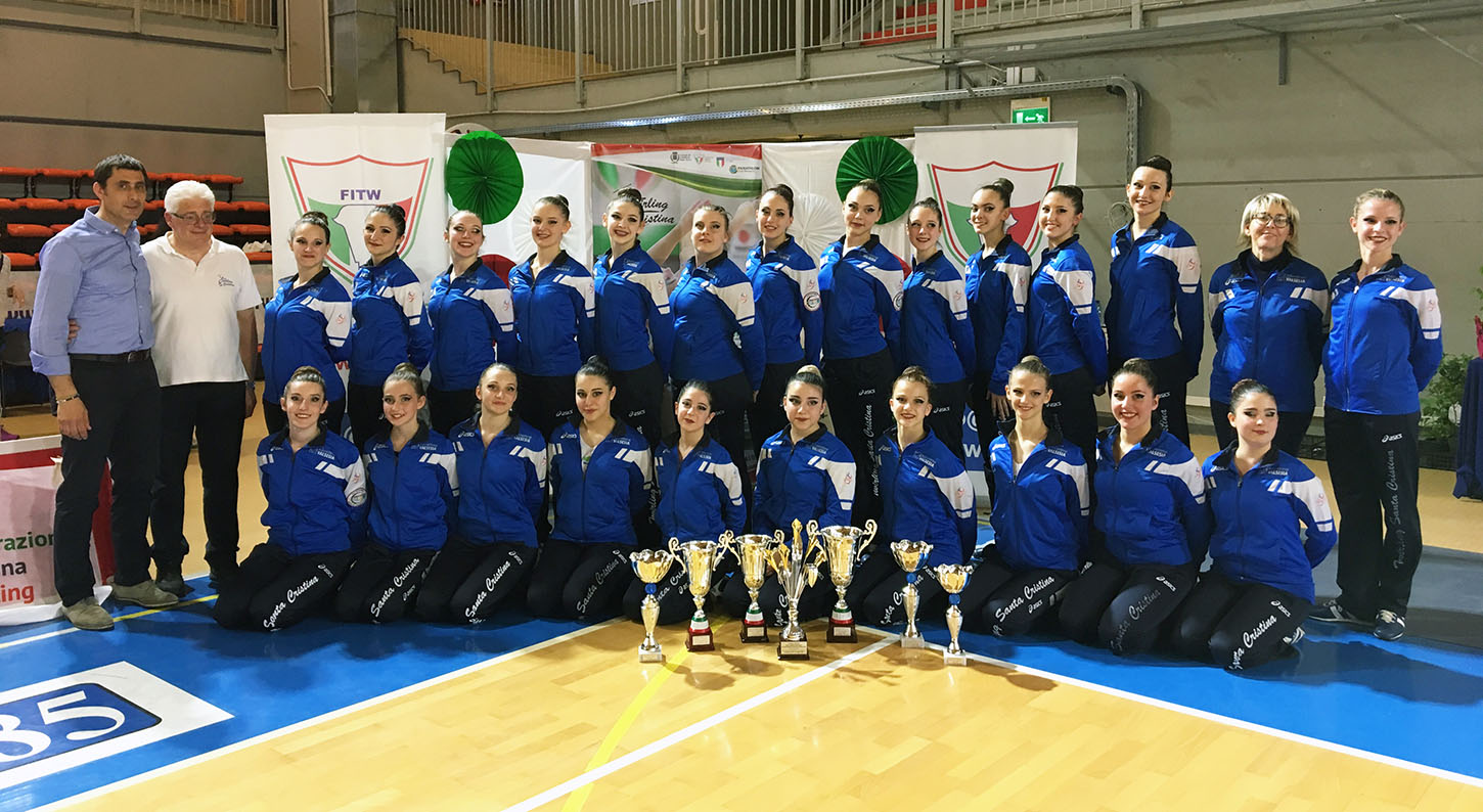 Sul podio d’Italia il Twirling Santa Cristina. Campionesse Italiane con il Team Senior e Vice Campionesse con il Team Junior!