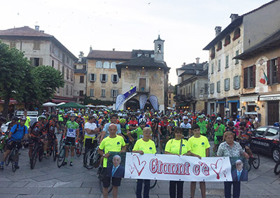 Grande successo per la 2° Pedalata tra le Stelle. Oltre 250 ciclisti hanno pedalato in memoria di Gianni Piola.