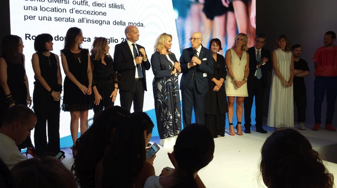 Grande successo per Viola Ambree alla sfilata ‘Next Trend’ organizzata da Intesa San Paolo durante la settimana della moda AltaRoma. Il brand presenta la collezione ‘Ipazia’