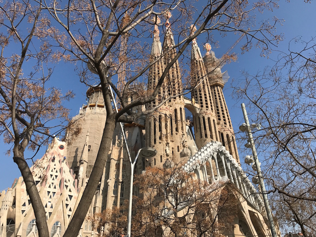 Il pavimento galleggiante arriva alla Sagrada Familia