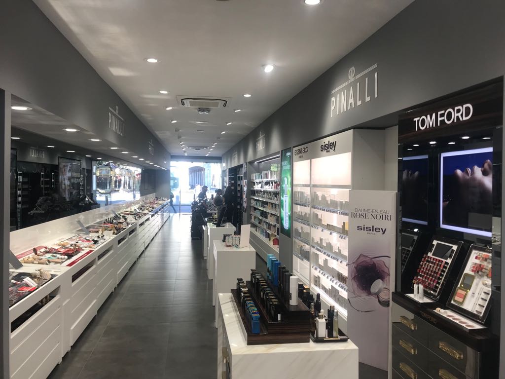 Pinalli riapre i beauty store di Modena e Pavia  con un’innovativa veste frutto del processo di restyling in corso del format distributivo