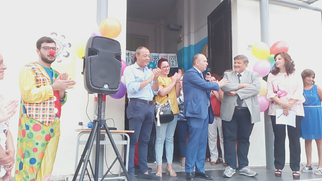 Mariglianella Festa dell’Accoglienza alla Scuola Elementare con il saluto del Sindaco Felice Di Maiolo.