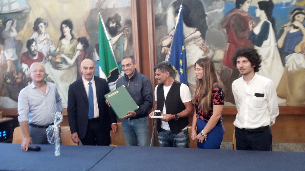 	- Brusciano presente alla Festa di San Michele di Piano di Sorrento con la “Paranza Vesuvius” di Angelo Iannelli e la delegazione Comunale guidata dal Sindaco Avv. Giuseppe Montanile. (Scritto da Antonio Castaldo)