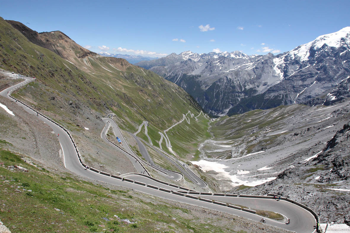 “BE A HERO” SUI 48 TORNANTI DELLA STELVIO MARATHON. ISCRIZIONI APERTE VERSO I CIELI DELL’ALTO ADIGE