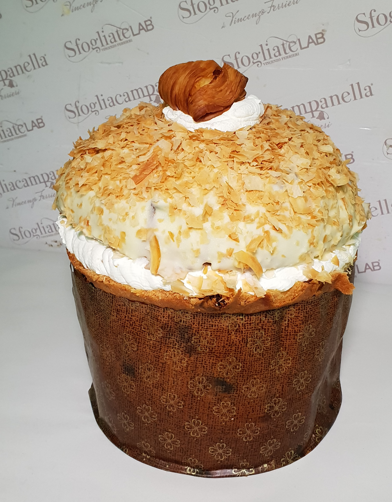 Le nuove dolcissime tendenze natalizie di Ferrieri: panettone farcito con la sfogliatella fredda gelato