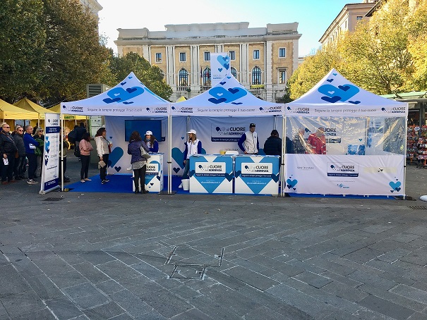 Arriva a Milano il road tour “Al cuore dell’aderenza”: screening gratuiti in piazza per imparare a prevenire le malattie