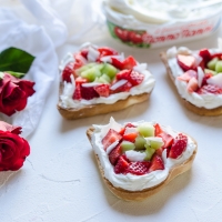 Tartellette alle fragole con crema al Fresco Spalmabile Nonno Nanni  profumata al basilico e limone 