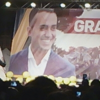 Pomigliano D’Arco Luigi Di Maio ringrazia gli italiani che hanno votato M5S. Il Movimento a Brusciano ringrazia gli elettori locali.  (Scritto da Antonio Castaldo)