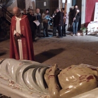 Mariglianella: Svolta la Via Crucis promossa dalla Comunità Parrocchiale guidata da Don Ginetto De Simone. La partecipazione del Sindaco Felice Di Maiolo e dell’Amministrazione Comunale.