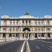 Spray peperoncino, per la Cassazione non è reato portarlo con sé