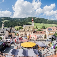 BIKERS NEL REGNO DELLE RUOTE GRASSE. SÜDTIROL DOLOMITI SUPERBIKE INNO ALLA GIOIA