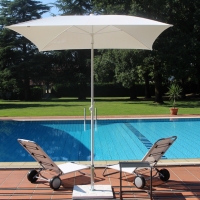 Ombrellone e cuscino Pool di Maffei Srl. Outdoor di tendenza con il Batyline