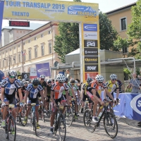 TOUR TRANSALP: PARTENZA “SUPERSONICA” PECHTL E GSCHNITZER LEADER - A TRENTO IL 28 GIUGNO