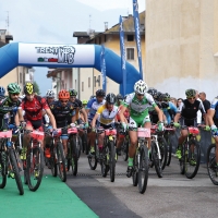 UNA CAMPIONESSA OLIMPICA ALLA “DOLOMITICA”. BIKERS DI TRENTINO MTB IMPEGNATI NEL “RACE”