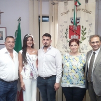 Brusciano: Nunzia Amato Miss Mondo Italia volerà in Cina come finalista Miss World 2018. Conferenza stampa con genitori e Sindaco Avv. Peppe Montanile. (Scritto da Antonio Castaldo)