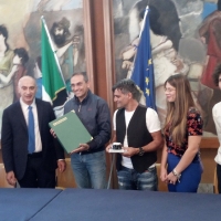 	- Brusciano presente alla Festa di San Michele di Piano di Sorrento con la “Paranza Vesuvius” di Angelo Iannelli e la delegazione Comunale guidata dal Sindaco Avv. Giuseppe Montanile. (Scritto da Antonio Castaldo)