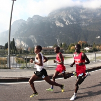 10 GIORNI ALLA GARDA TRENTINO HALF MARATHON. OVER QUOTA 5000, KENIANI IN POLE E CHE CONTORNO!