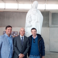 Luigi Minichino a Castelcisterna ha presentato la scultura “Maria Madre della vita”. L’Amministrazione Comunale di Mariglianella si congratula con il suo concittadino.