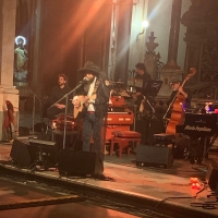 Alla Basilica di San Domenico Maggiore grande successo per la “LEITOURGHIA D’ INVERNO” di Vinicio  Capossela.  