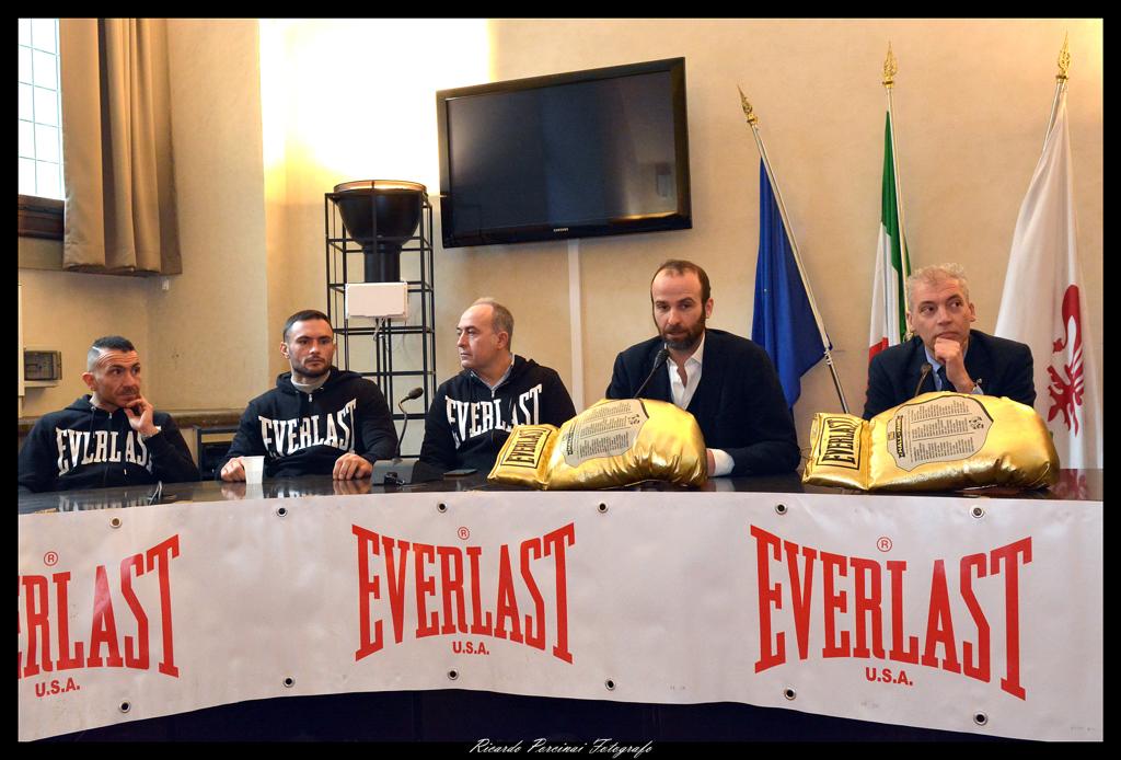 Boxe, Circo Nero e Associazione Un gancio al Parkinson - Conferenza stampa in Palazzo vecchio per l'evento a Teatro Verdi del 6 febbraio