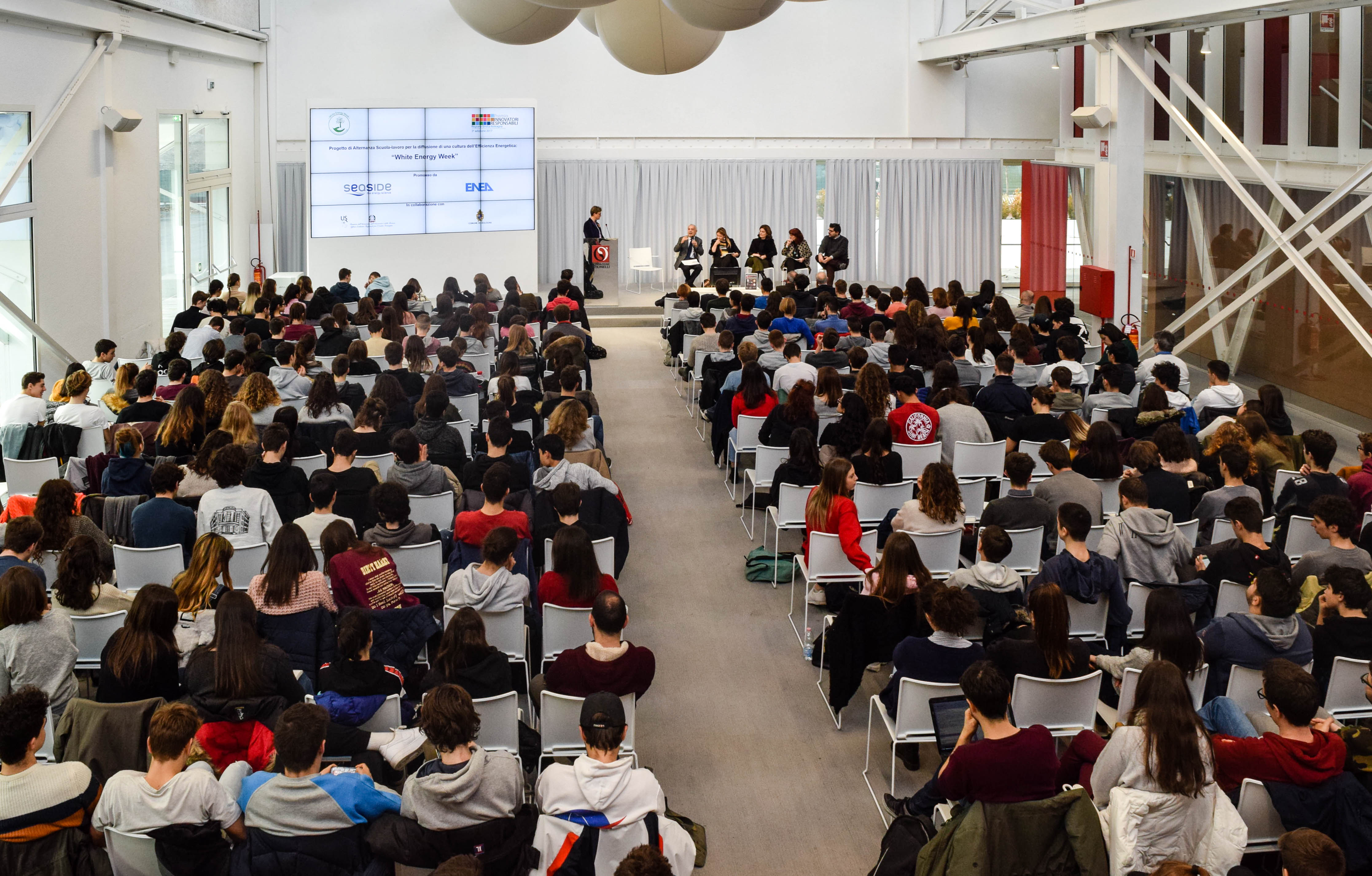 Taglio del nastro per la seconda edizione di White Energy Week,  il progetto di Alternanza Scuola-Lavoro promosso da Seaside