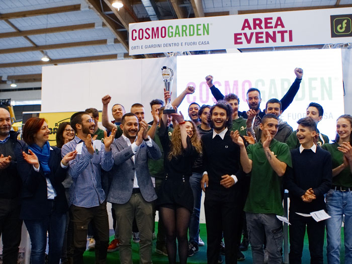 COSMOGARDEN: L'ISTITUTO CANOSSA DI BRESCIA VINCE LA PRIMA EDIZIONE DELLA COPPA COSMOGARDEN