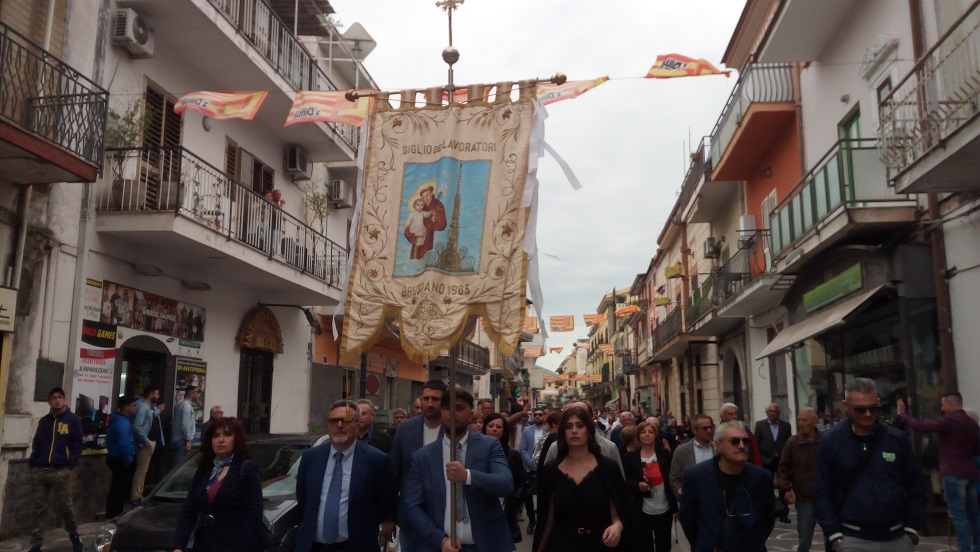 -Brusciano: Il gradito ritorno della Questua del Giglio Lavoratori per la 144esima Festa dei Gigli. (Scritto da Antonio Castaldo).