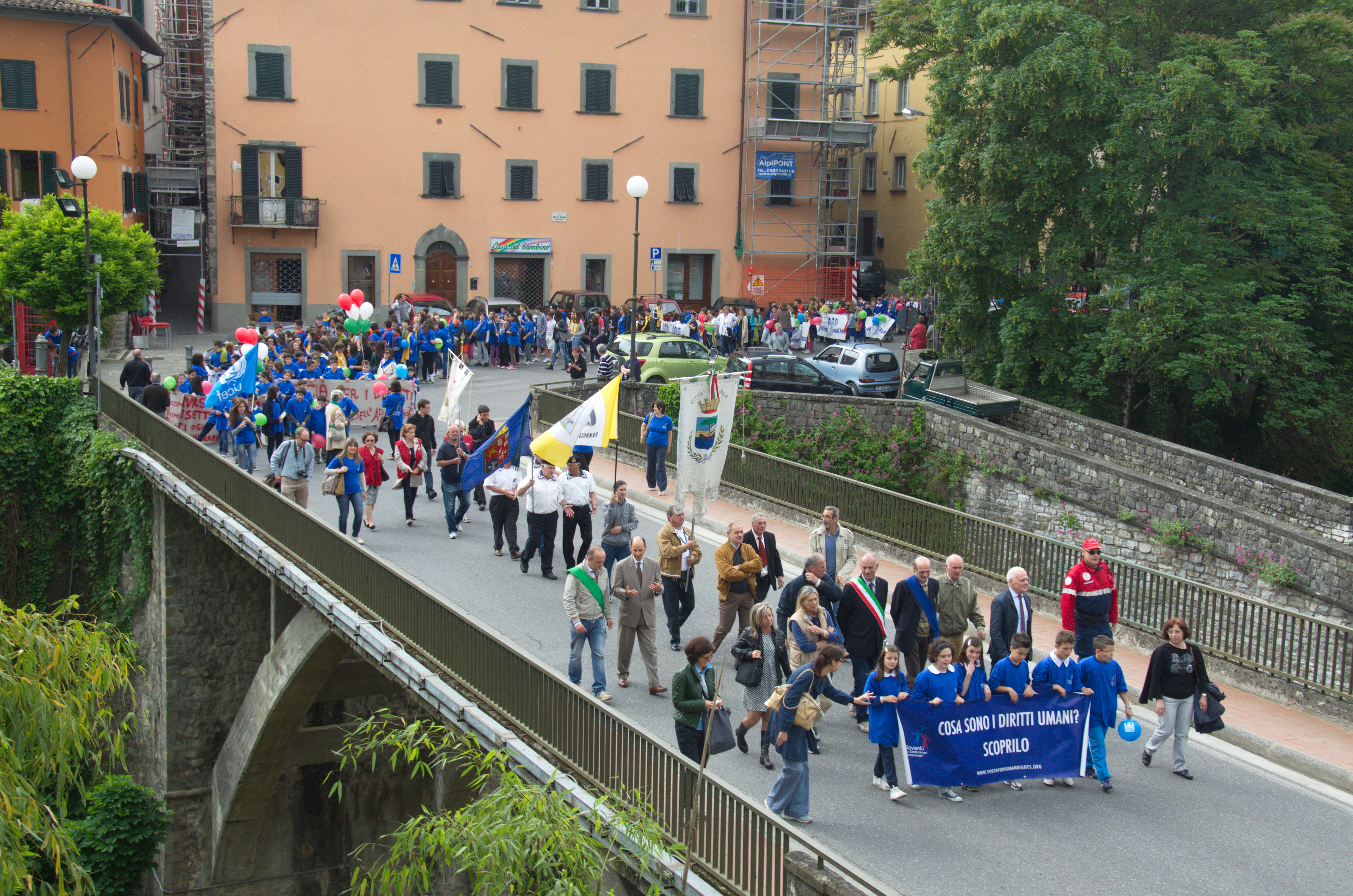 Grande festa per i Diritti Umani nelle scuole di Barga e Fornaci di Barga