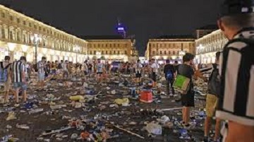 Uso improprio dello spray urticante: condannata la banda di Piazza San Carlo