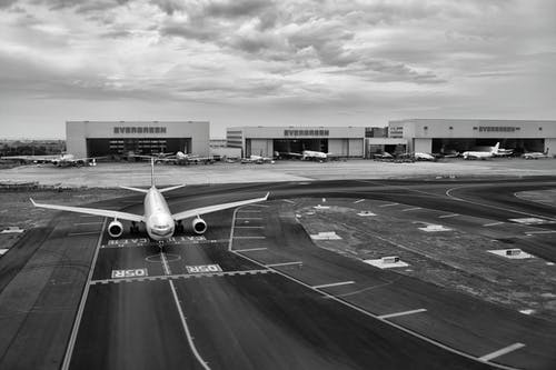 Quali sono i tuoi diritti quando l'aereo è in ritardo o viene cancellato?