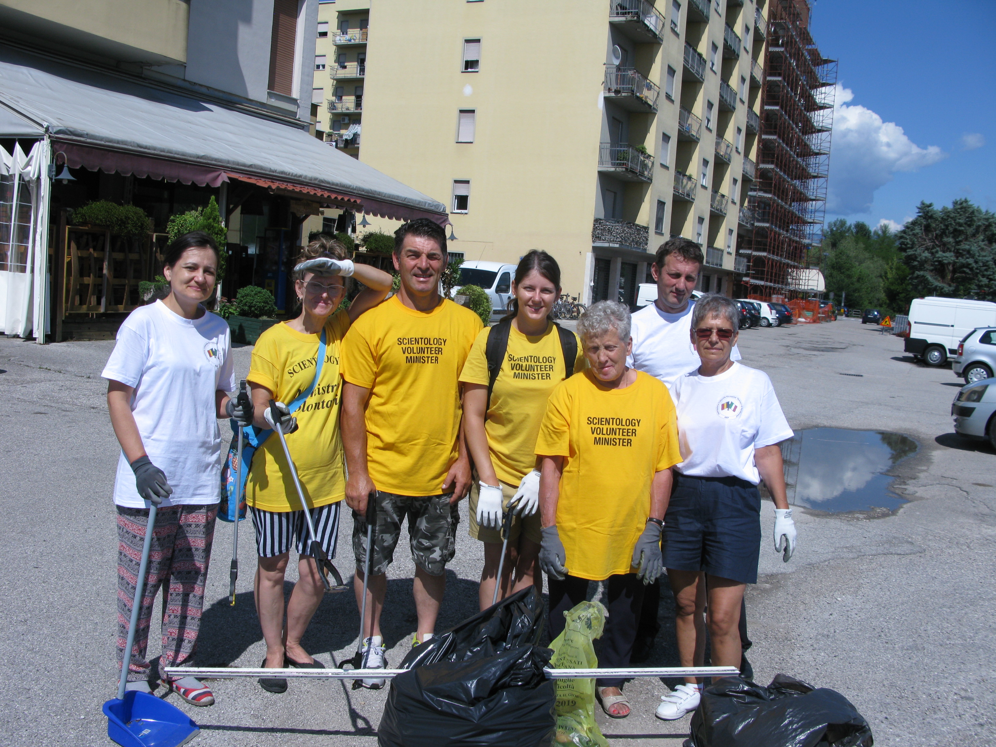 CONTINUA LA COLLABORAZIONE TRA I MINISTRI VOLONTARI DI SCIENTOLOGY E L’ASSOCIAZIONE ROMENI DI PORDENONE