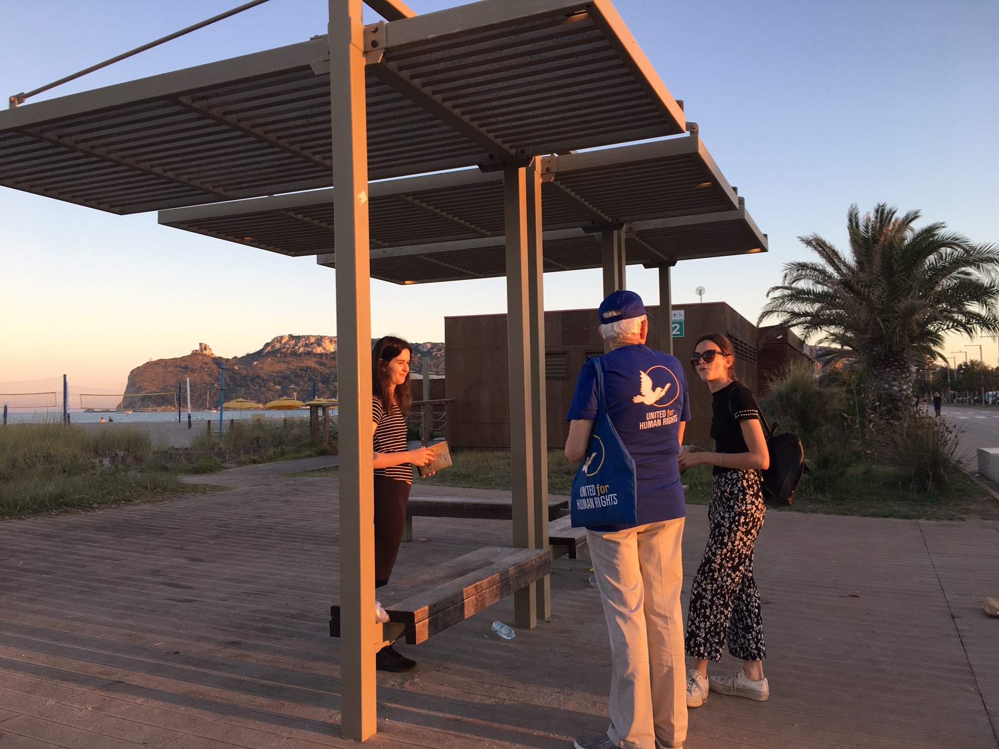 Promossi i Diritti Umani nel Lungomare Poetto di Cagliari