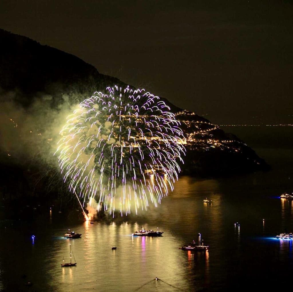 Ferragosto al Rada di Positano con spettacolo pirotecnico e cibi portafortuna