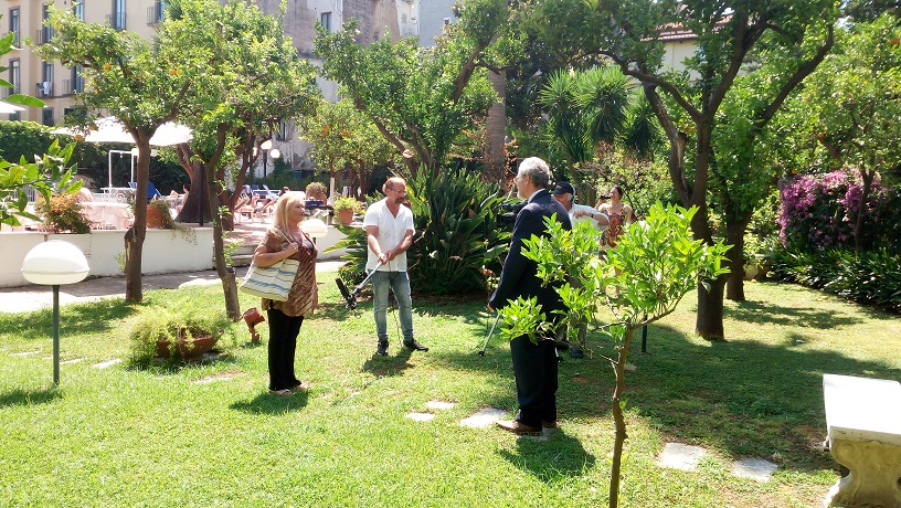 - Napoli: Pronti nuovi episodi della fiction “L’Avvocato Rinaldi” diretta da Nando De Maio scritta da Pino Ecuba e coprodotta da Artisti Associati e Salvatore Piedimonte. (Scritto da Antonio Castaldo)