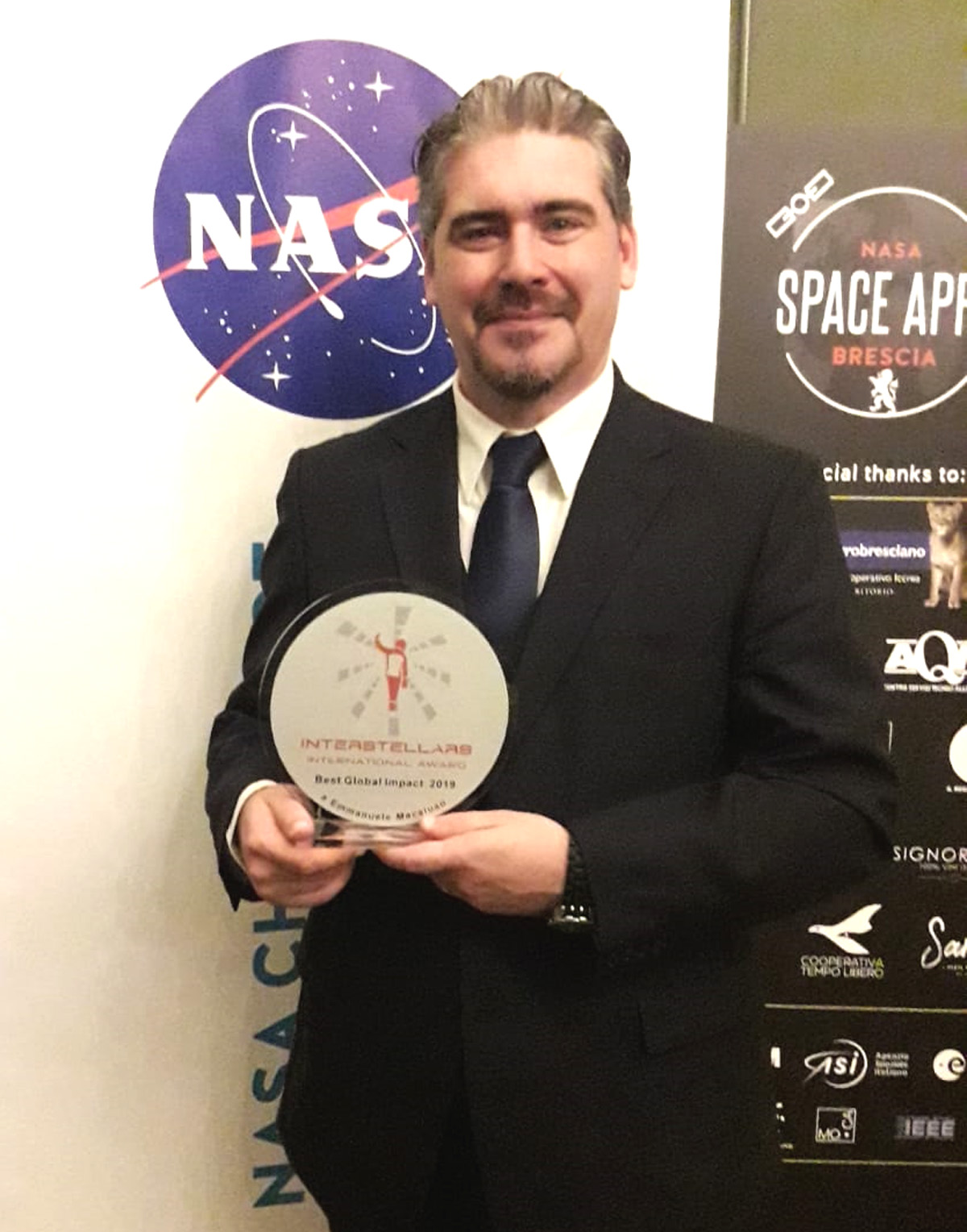 Il Prof. Emmanuele Macaluso ritira il premio scientifico internazionale “INTERSTELLARS International Award”