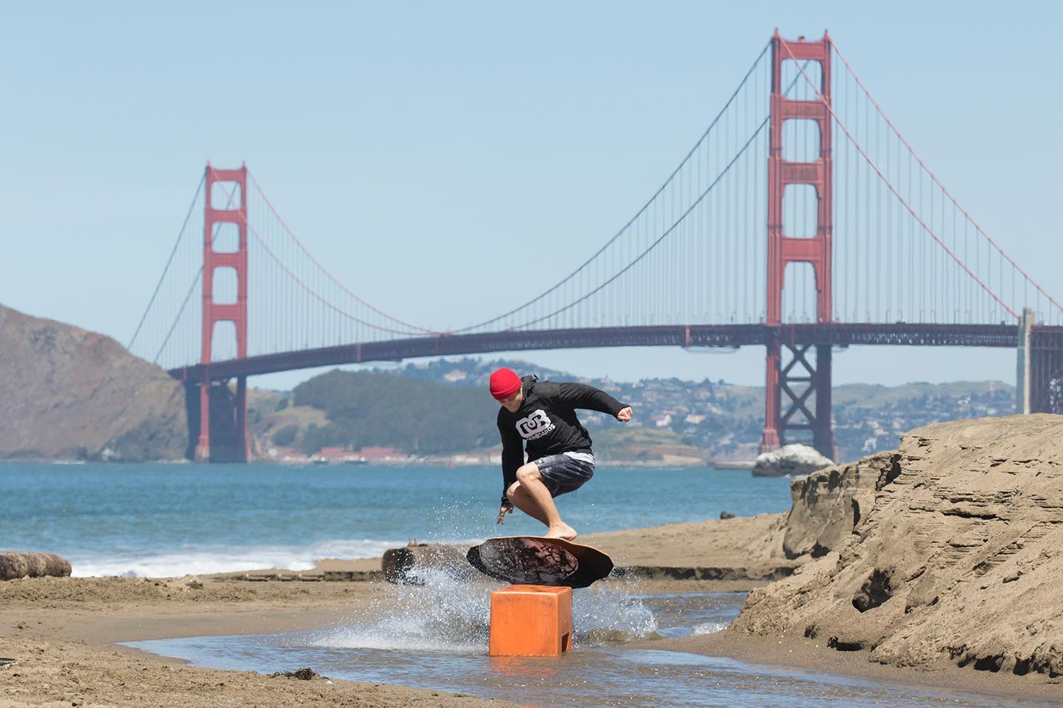 Grazie a Skimcorner.it arriva anche in Italia una novità per gli sport acquatici… lo Skimboard! 