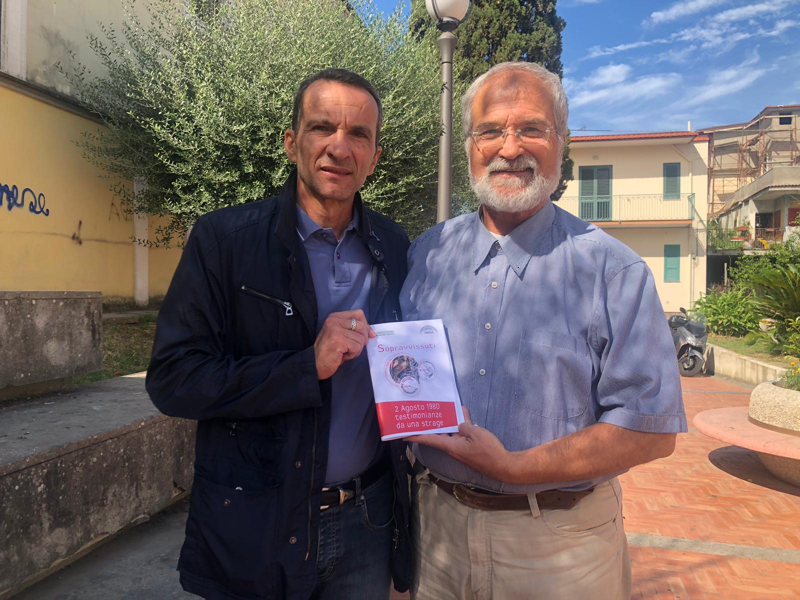 - Bologna, Sopravvissuti 2 Agosto 1980 testimonianze di una strage. Un Tributo di Associazione Familiari delle Vittime e ALR Emilia Romagna. (Scritto da Antonio Castaldo)