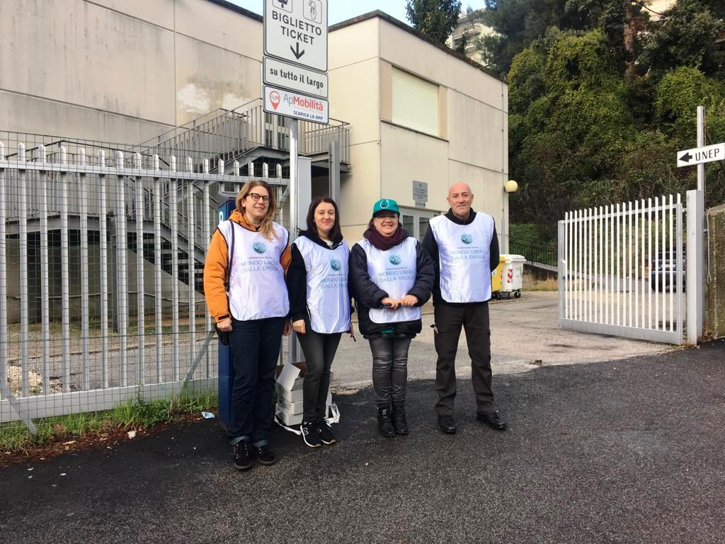 Raggiungiamo i ragazzi prima degli spacciatori alla Scuola Media “G. Leopardi” di Macerata