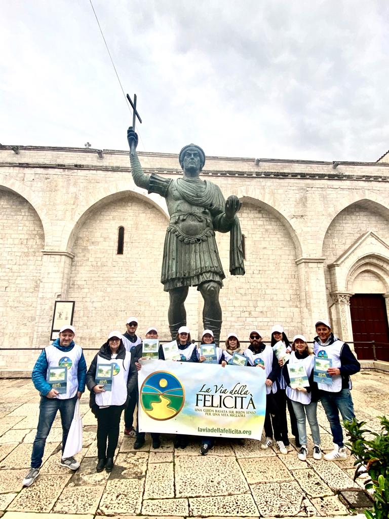 Presentiamo a Barletta i volontari de La Via della Felicità