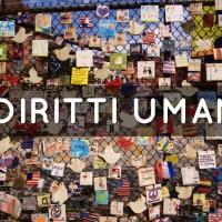 Distribuzione di materiale informativo per l'anniversario dei Diritti Umani