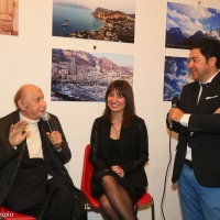 Folla di vip per il vernissage della fotografa Elisa Fossati 