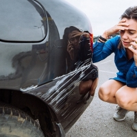 Danni ad auto in sosta: 1 automobilista su 6 scappa  se non c’è il proprietario