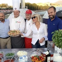 Dal Pizza Village è partita la Pizza “Scegli Napoli” 