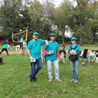 Al parco delle Cascine di Firenze i volontari di “Un Mondo Libero dalla Droga” distribuiscono opuscoli informativi sugli stupefacenti